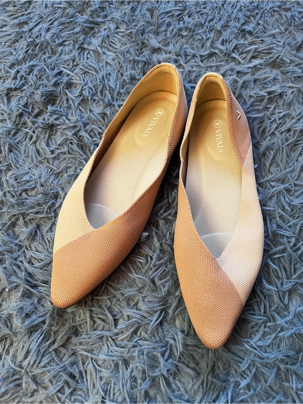 Vivaia Valencia Two-Tone Cream Beige Pointed Toe Ballet Flats Size 9 - Picture 2 of 4